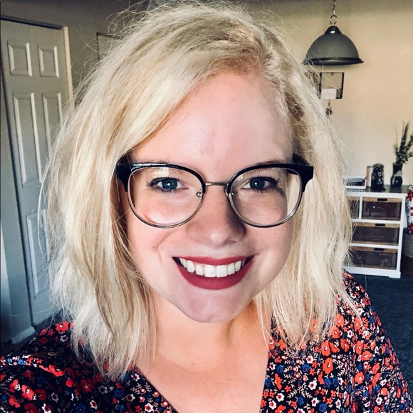 Meet your Posher, Megan - Picture 1 of 1